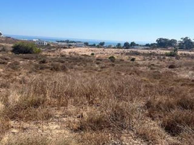 487 m² Land available in St Helena Views