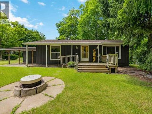 4895 Lakeshore Road Unit# A17, Plympton Wyoming, ON, N0N 1J6 house for sale | Listing ID 26016 | Royal LePage