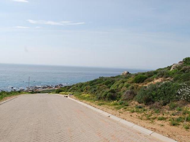 489 m² Land available in St Helena Views