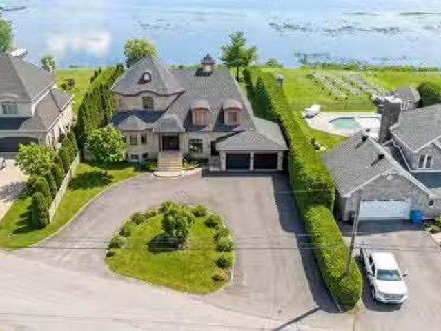 489 Rue Des Riverains, Lavaltrie, QC, J5T 1H8 house for sale.