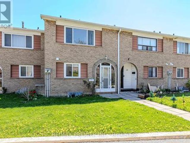 48 2012 Martin Grove Road, Toronto, ON, M9V 4A3 townhouse for sale | Listing ID W12130 | Royal LePage