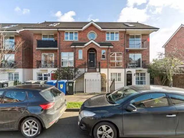 48 Ardenlee Crescent