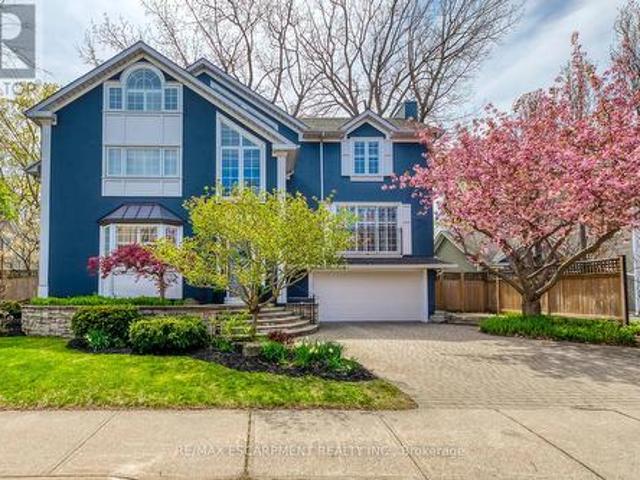 48 Forsythe Street, Oakville, ON, L6K 3J7 house for sale | Listing ID W13070 | Royal LePage