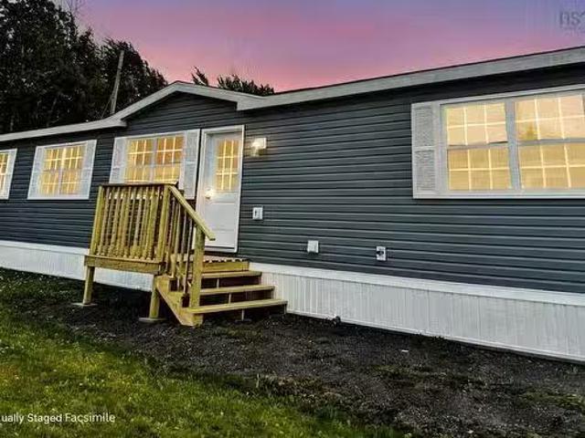 48 High Street Estates, New Glasgow, NS, B2H 4B8 house for s.