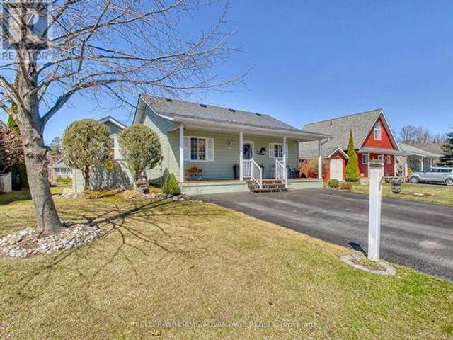 48 Madawaska Trail, Wasaga Beach, ON, L9Z 1X7 house for sale | Listing ID S12106 | Royal LePage