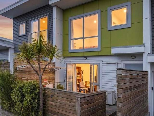 4/8 Middleton Road, Johnsonville, Wellington City