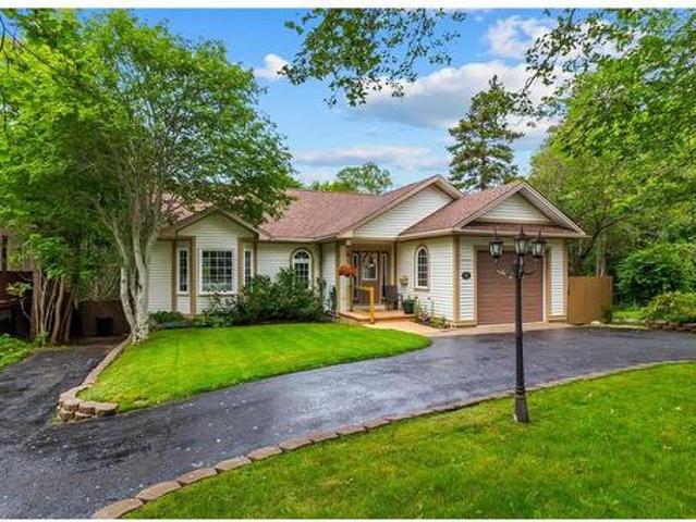 48 Squires Avenue, St. John'S, NL, A1E 1G1 Luxury House for sale | Listing ID 1301 | Royal LePage Carriage Trade Luxury Properties