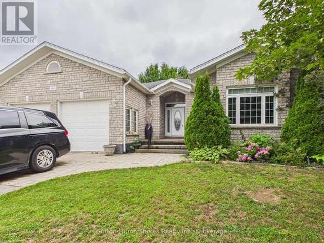490 Bluewater Drive, Saugeen Shores, ON, N0H 2C1 house for sale | Listing ID X13683 | Royal LePage