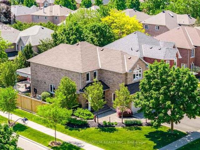 490 Grovehill Road, Oakville, ON, L6H 6L2 house for sale | Listing ID W13249 | Royal LePage