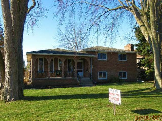 490 KENWOOD JUST LISTED IN LASALLE 599900