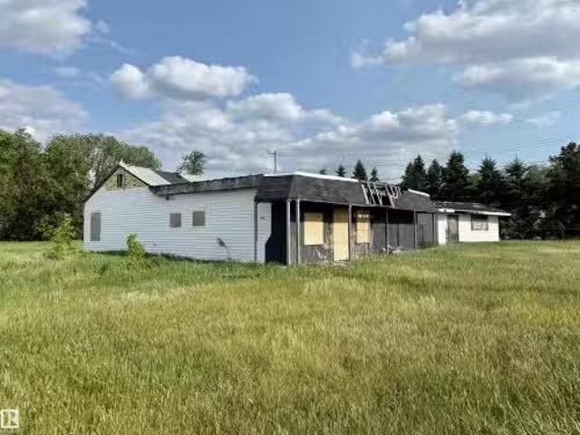 4913 & 4909 49 Avenue, Glendon, AB, T0A 1P0 house for sale.