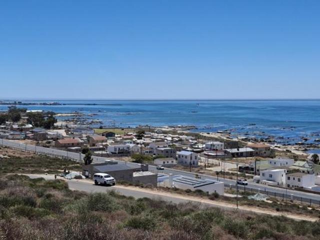 491 m² Land available in St Helena Views