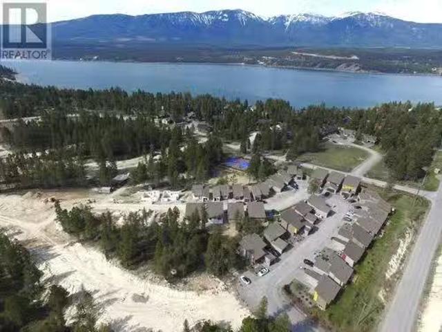 4926 Timber Ridge Road Unit# 41, Windermere, BC, V0B 2L0 hou.