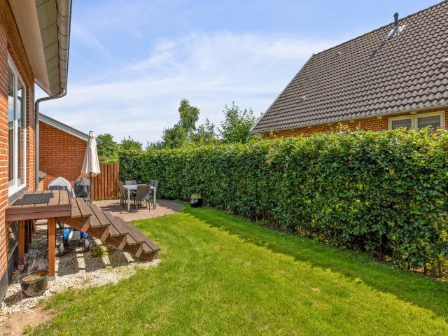 492250 Gl. Århusvej 133 Velholdt villa på attraktiv hjørnegrund tæt på byliv og natur RealMæglerne