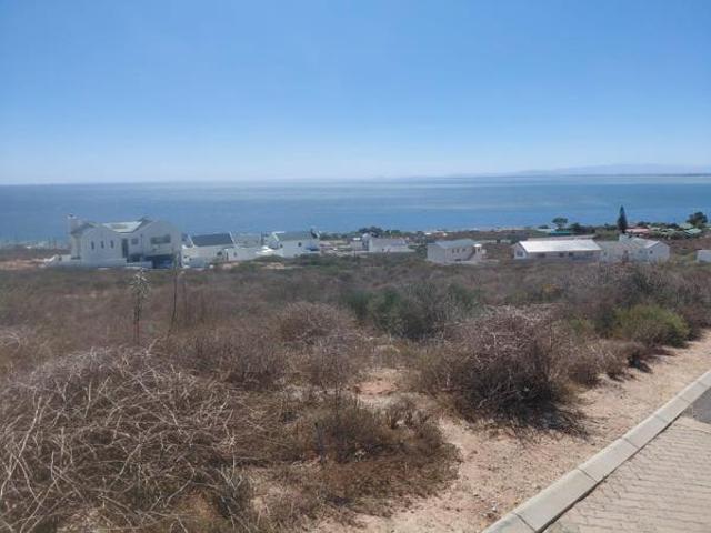 492 m² Land available in St Helena Views