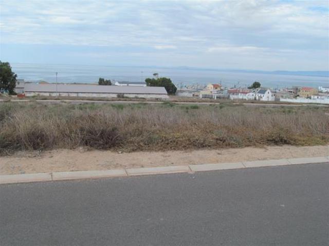 493 m² Land available in St Helena Views