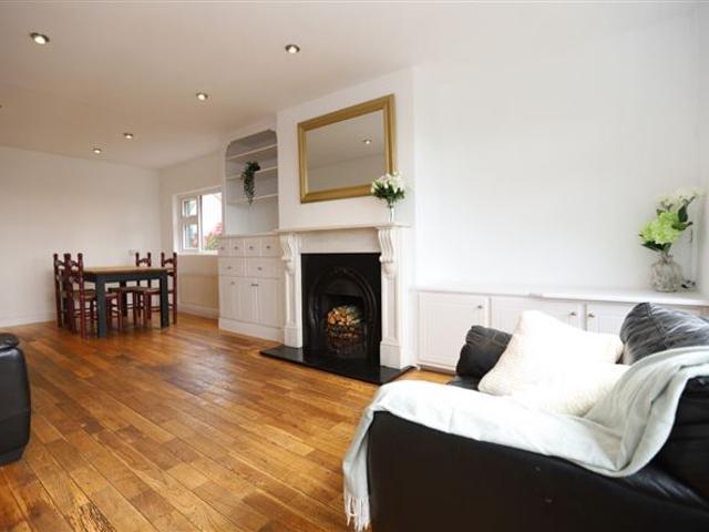 495,000 | The Crows Nest, Barrack Green, Kinsale, Co. Cork. Kinsale, Cork Keane Mahony Smith 5003 MyHome. Ie Residential