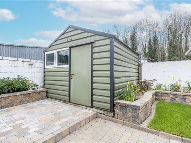 495,000 | 40 Santry Court, Santry, Dublin 9 Smith & Butler Estates 4986 MyHome. Ie Residential