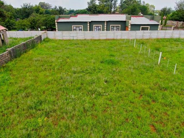 495 m² Land available in Henley on Klip