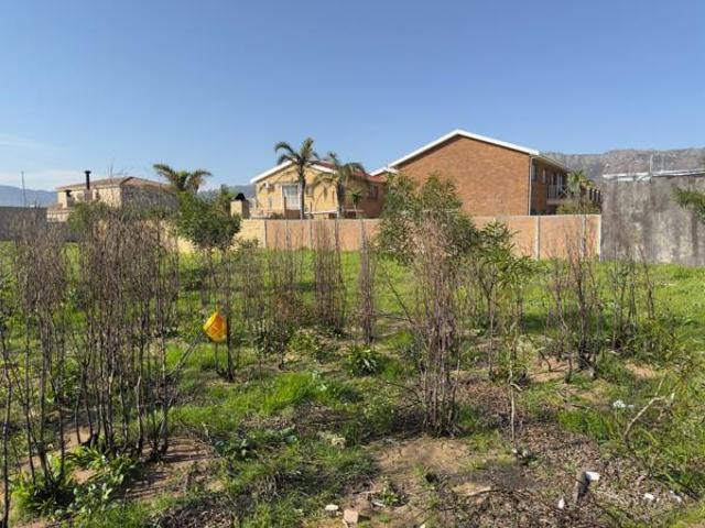 495 m² Land available in Southfork