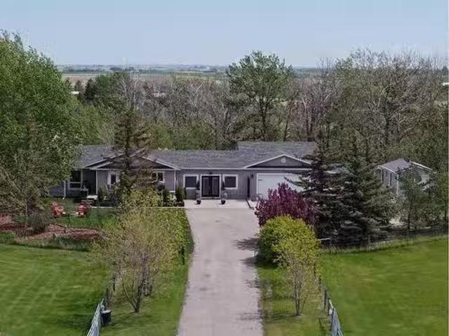 496020 19 Street East, Rural Foothills County, AB, T1V 1N1 h.
