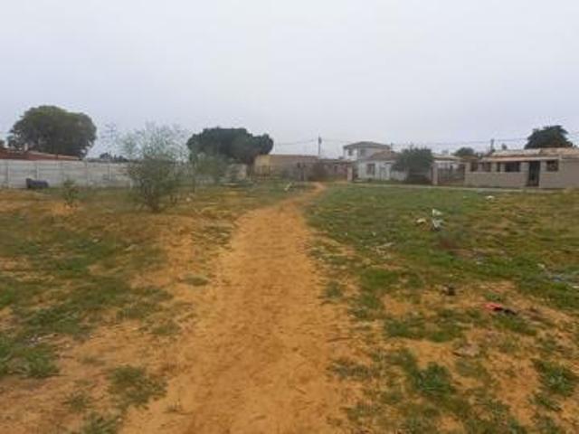 496 m² Land available in Chatsworth