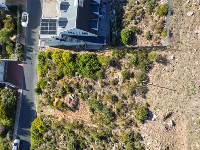 496 m² Land available in Fish Hoek