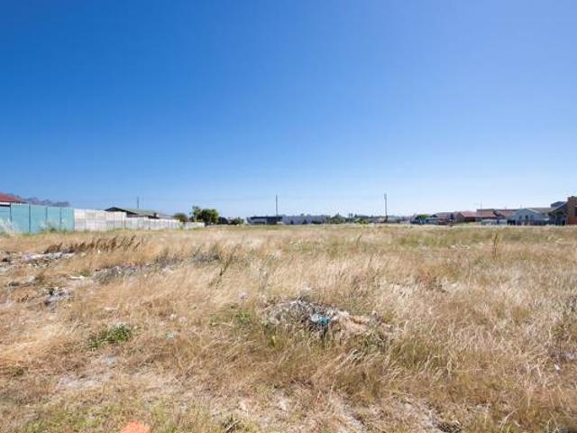 496 m² Land available in Rusthof