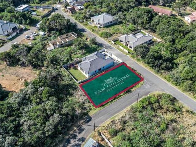 498 m² Land available in Beacon Bay