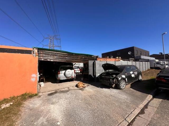 498 m² Land available in Newfields