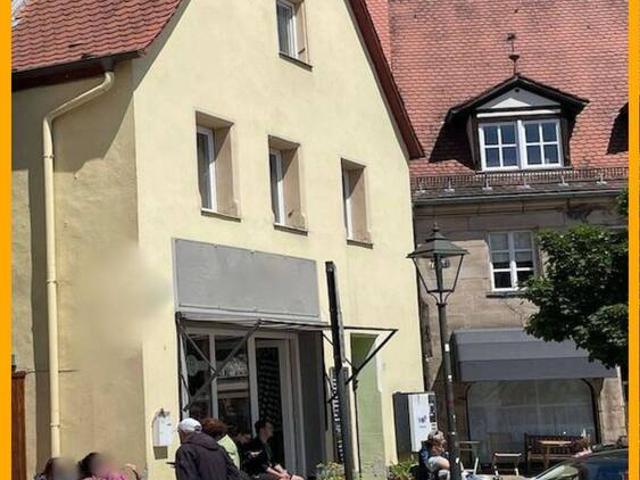 499.000, für 281 qm Altstadthaus mit 6 Wohn, + 1 Gewerbeeinheit in 1A Lage und 30.885, Mietertrag