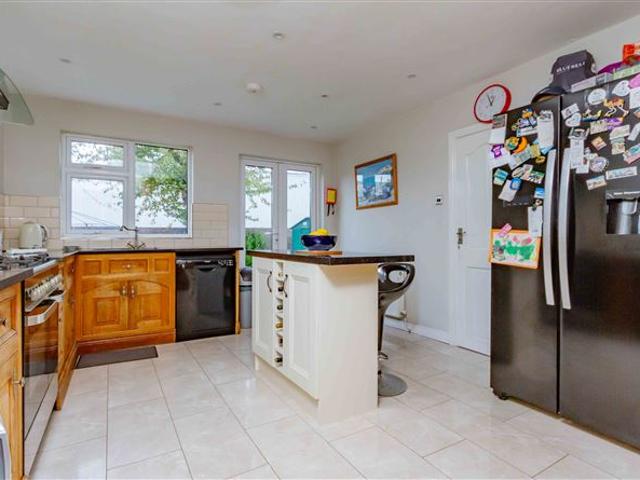 499,950 | 10 Club Road, Clondalkin, Dublin 22 David Ross Estate Agents 4996 MyHome. Ie Residential
