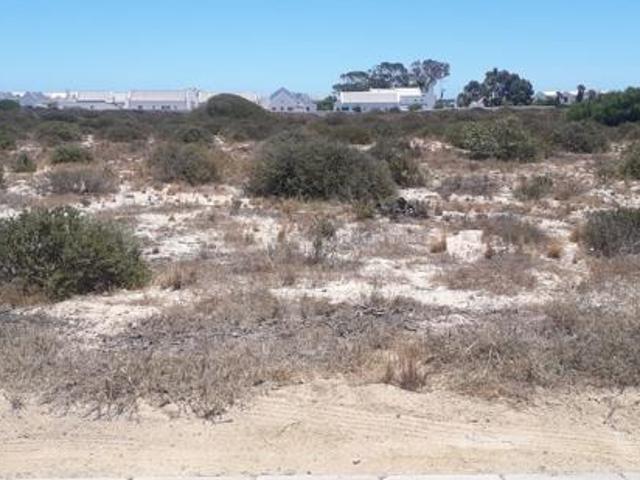 499 m² Land available in Britannia Bay