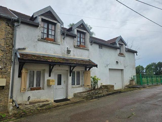 49 900, Maison à RENOVER, proximité Mirebeau, Dampierre et Flée