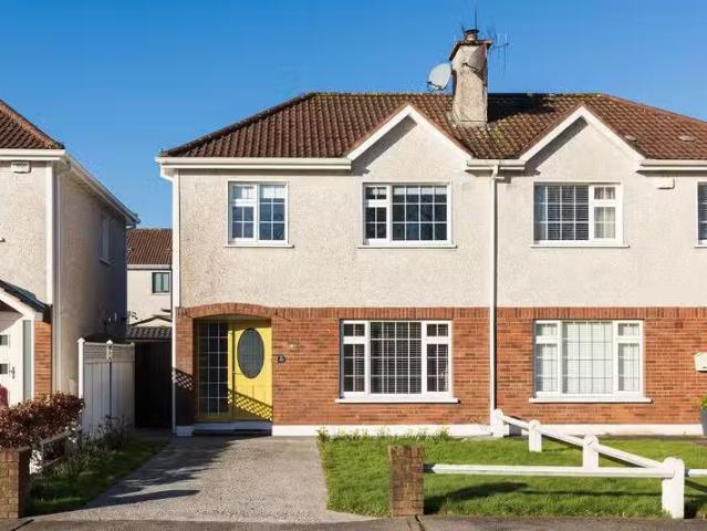 49 The Woodlands, Old Cork Road, Midleton, Co. Cork, P25NY97 i.