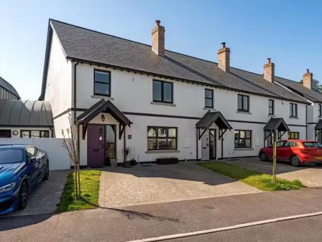 49 Village Brow