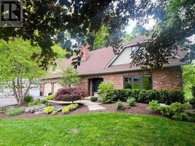 49 Wildwood Road, Halton Hills, ON, L7G 2W8 house for sale | Listing ID W12229 | Royal LePage