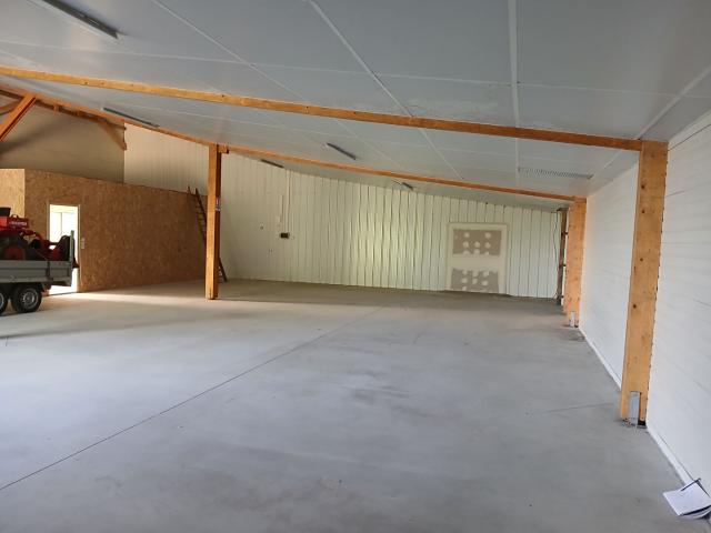 49 Candé, local d'activité et commercial 276 m2 à louer
