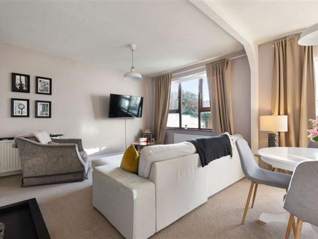 49 Carrickhill Drive, Portmarnock, County Dublin Noel Kelly Auctioneers Ltd 4909 MyHome. Ie Residential