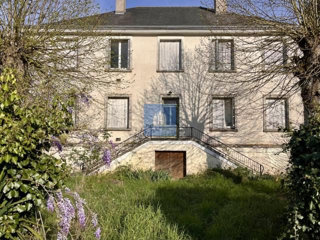 49 Entre Epieds et Montreui Bellay, propriété et dépendanc. 314m² Montreuil Bellay