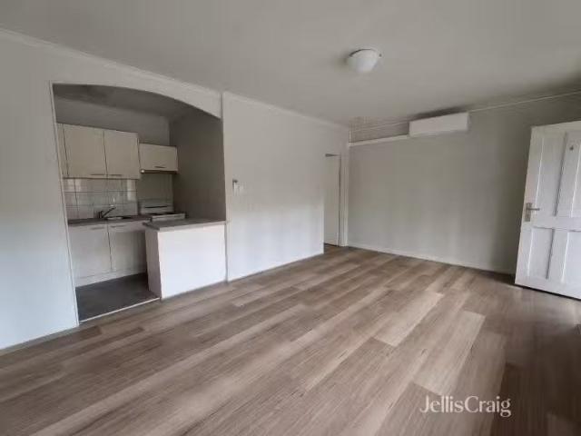 4/9 Hammond Street, Thornbury Apartment for rent Listed by Br.