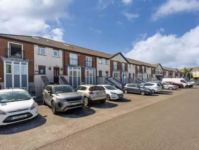49 Lanesborough Court, Finglas, Dublin 11 is for sale