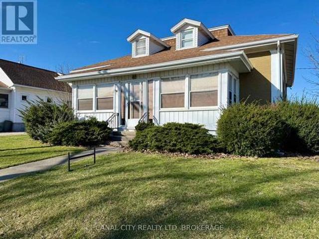 49 Pine Street S, Thorold Downtown, ON, L2V 3L5 house for sale | Listing ID X12034 | Royal LePage