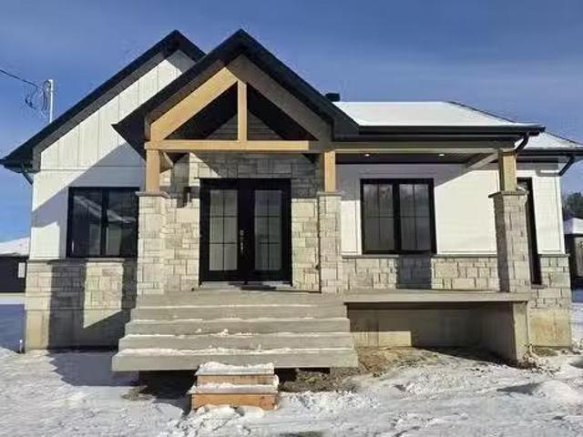 49 Rue Des Cornalines, Saint Henri, QC, G0R 3E0 house for sa.