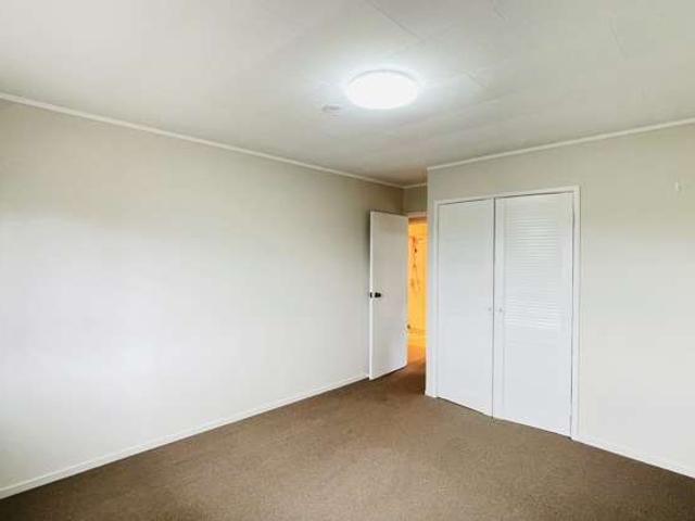 49 Santiago Crescent, Unsworth Heights, North Shore City