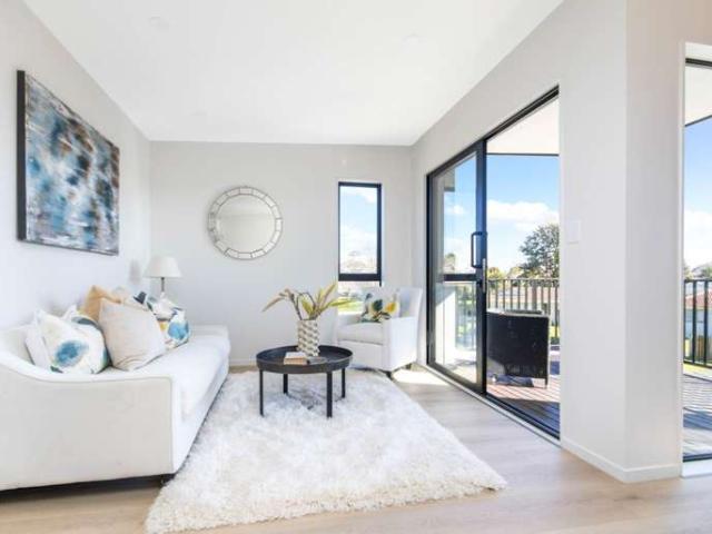 4/9 Selago Place, Manurewa, Manukau City