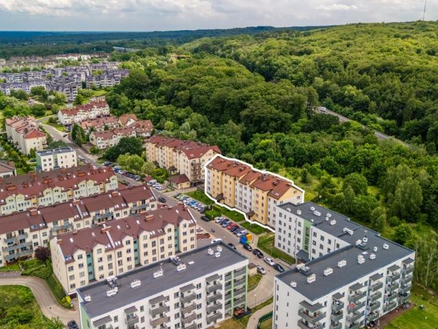 49m2, 2 pokoje, wyposażone, dobry standard, balkon!