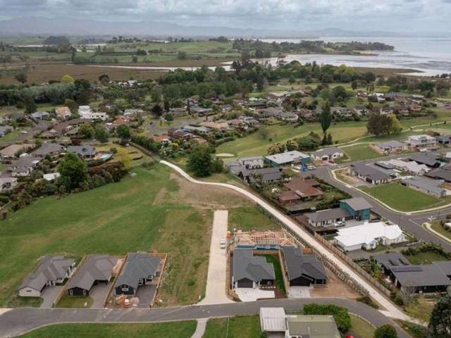 49D Western Avenue, Omokoroa, Western Bay Of Plenty