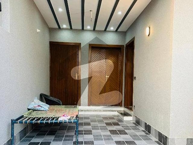 4 Marla House In College Road For sale
