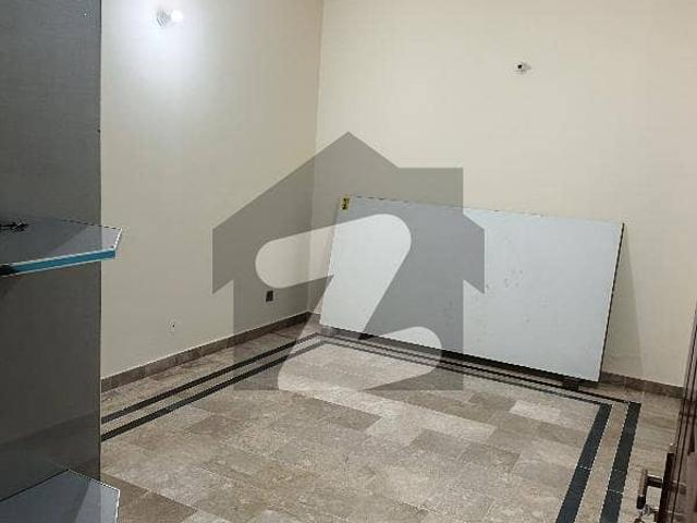 4 marla lower portion available for rent in high court society phase 2 college road lahore